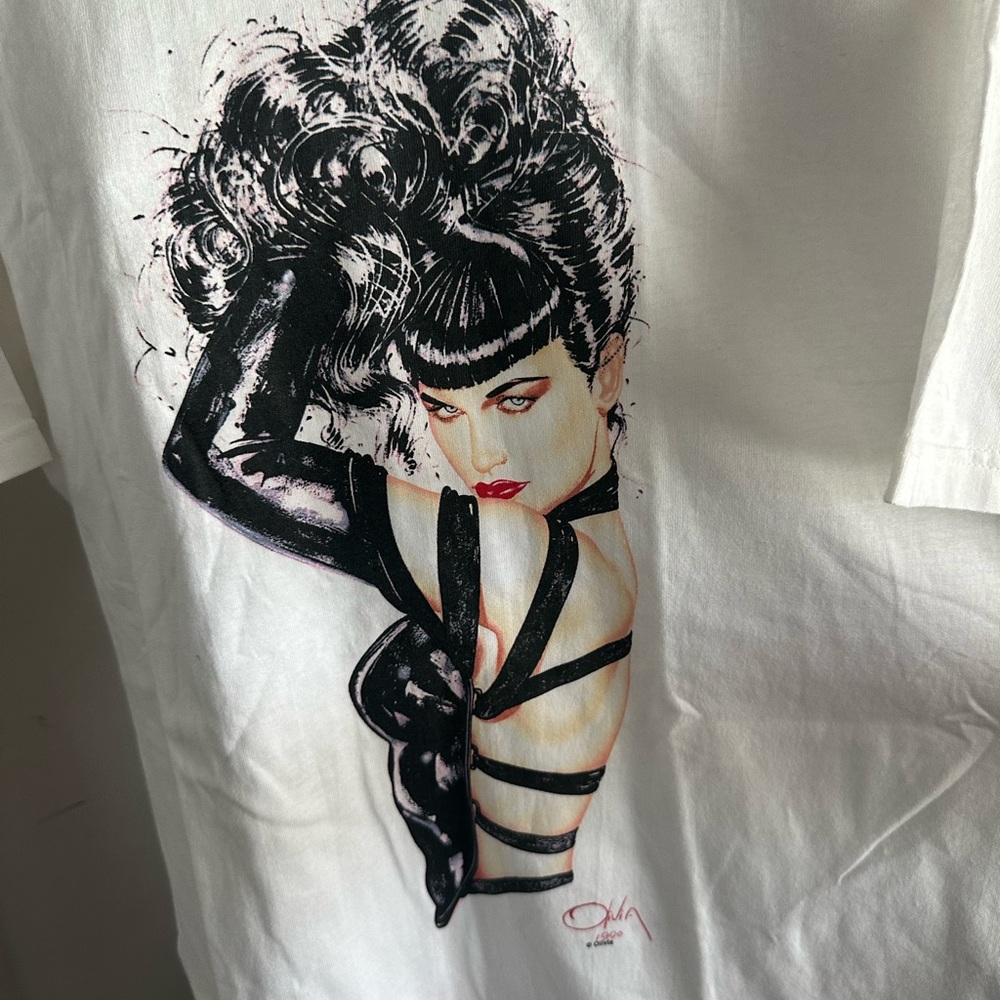 - Rare 1990 Olivia Betty Bettie Page Black hair profile T-shirt - Picture 3 of 10
